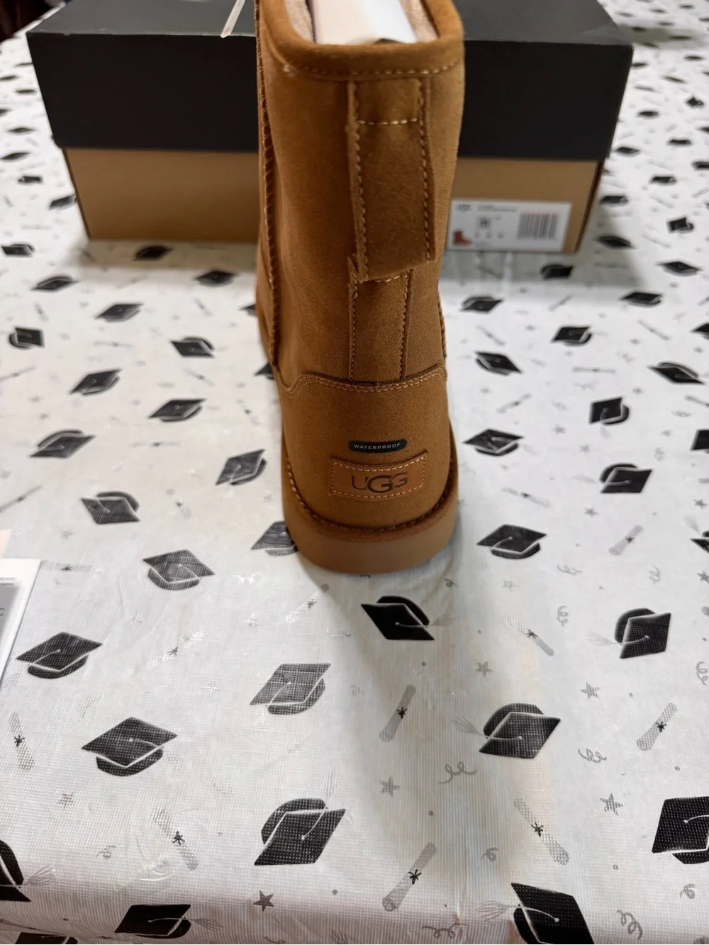 UGG Men's Short Classic Short Front Zip RIGHT BOOT ONLY- Beige